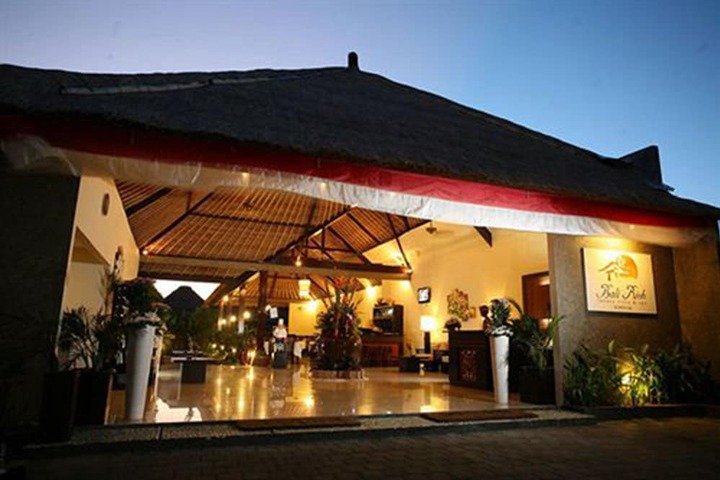 Entrance & Lobby