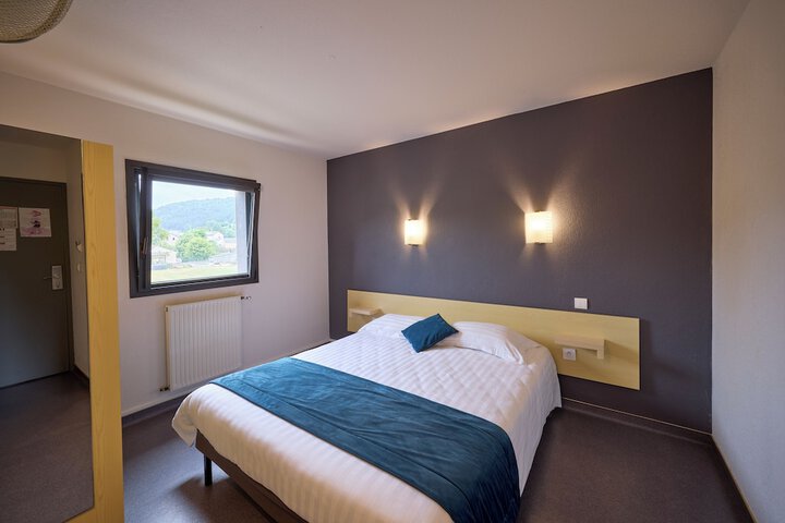 Room 10 of 51