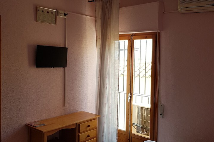 Room 8 of 23