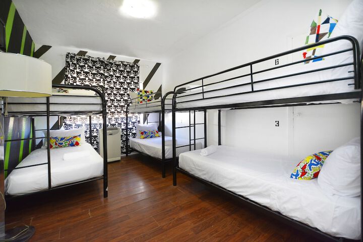 Room 5 of 33