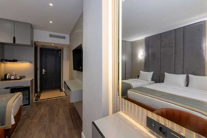 Room 21 of 74