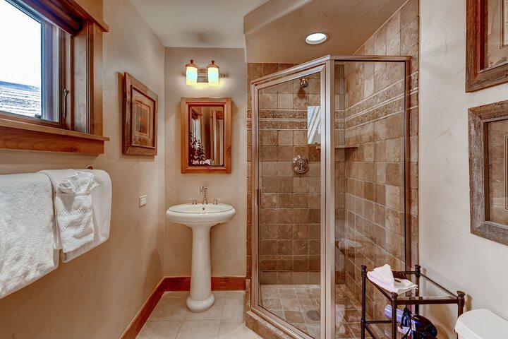 Room 306 of 493
