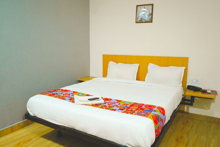 Room 5 of 11