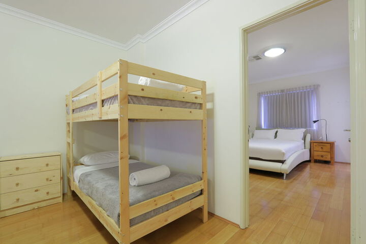 Room 7 of 66