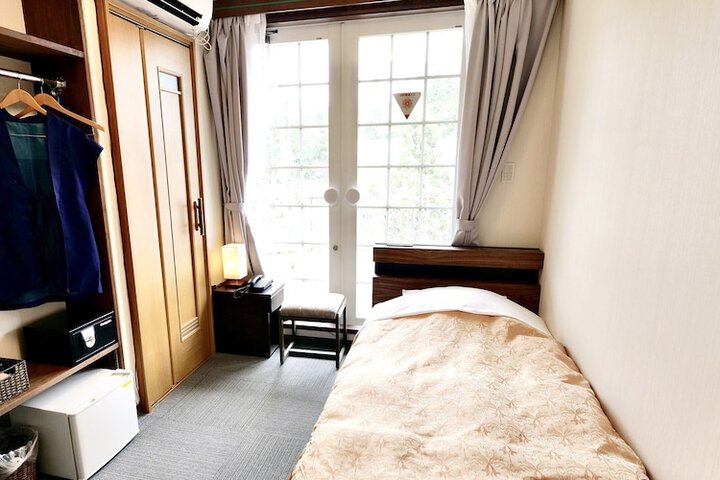 Room 14 of 69