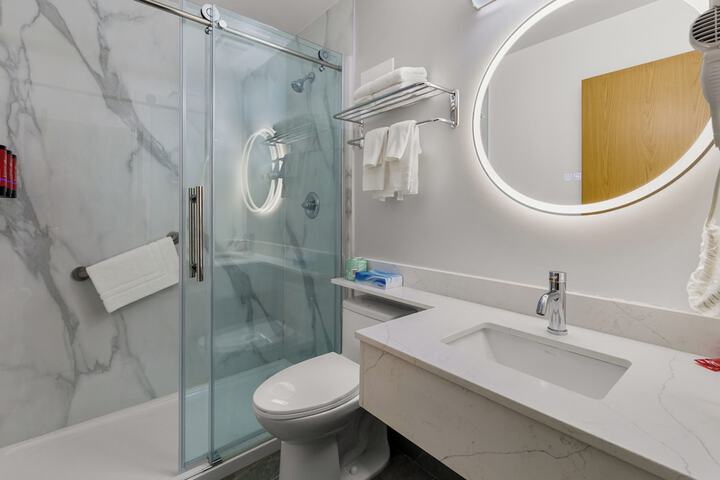 Room 21 of 32