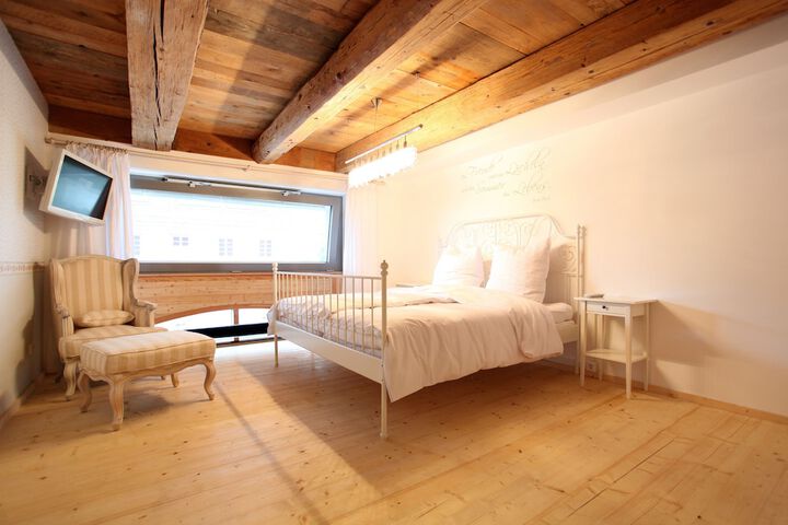 Room 10 of 70