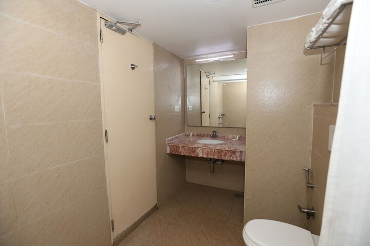 Room 21 of 24
