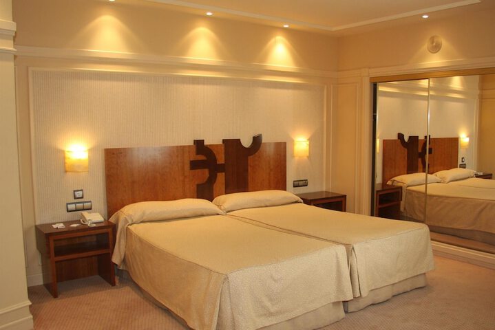 Room 5 of 44