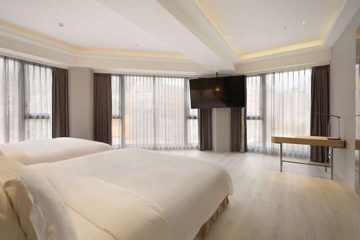 Room 14 of 31