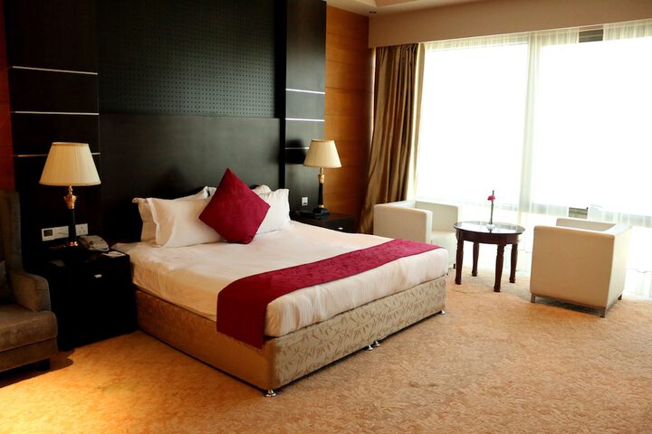 Room 22 of 76