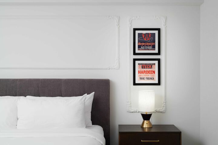 Room 2 of 33