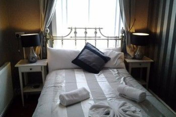 Room 2 of 14