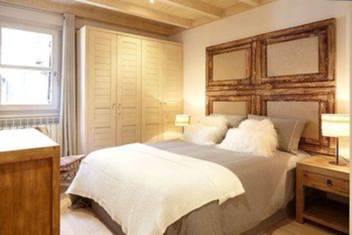 Room 5 of 16