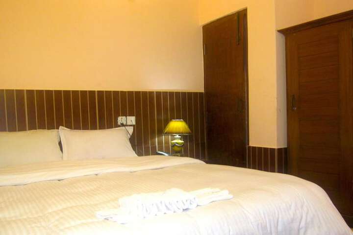 Room 5 of 18