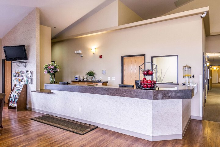 Entrance & Lobby