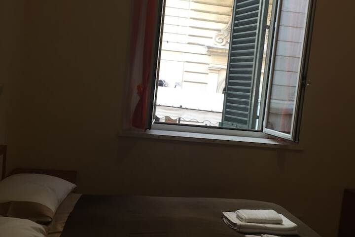 Room 3 of 25