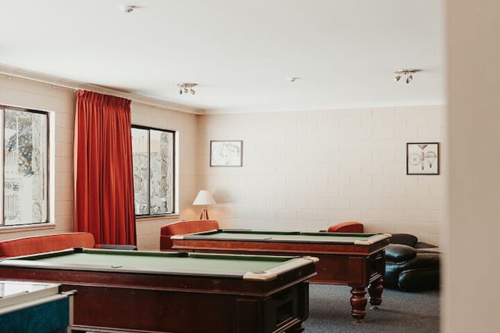 Room 9 of 17