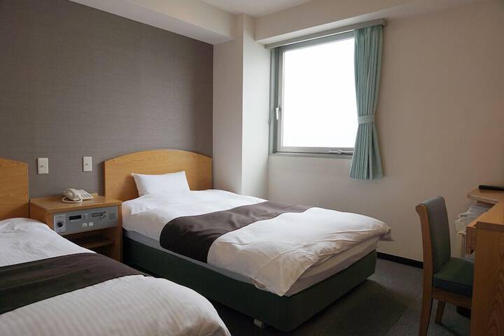 Room 3 of 51