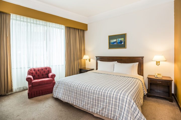 Room 10 of 31