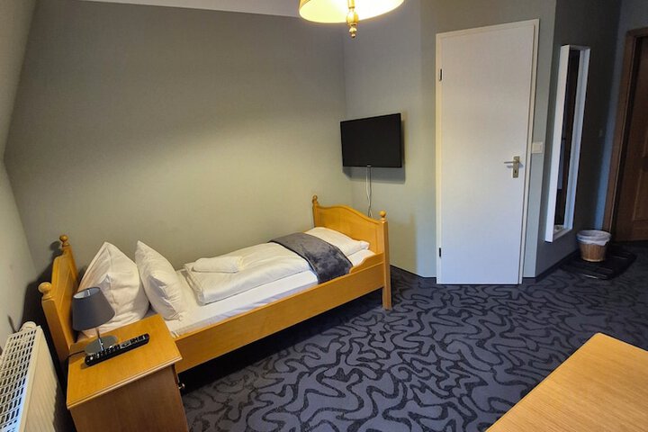 Room 8 of 23