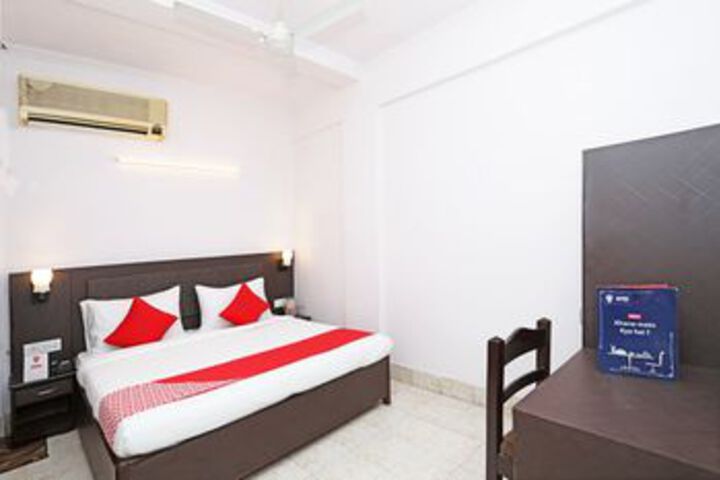 Room 17 of 26