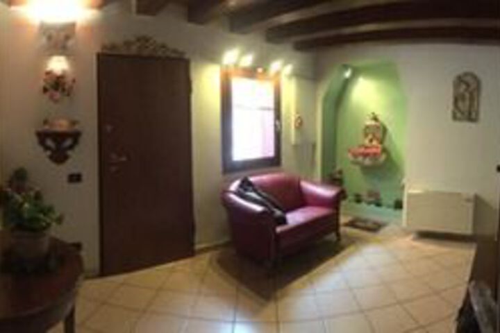 Room 25 of 27