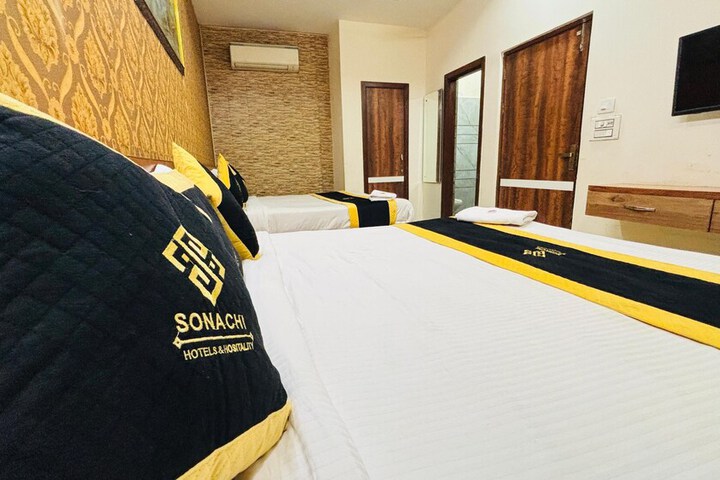 Room 7 of 34
