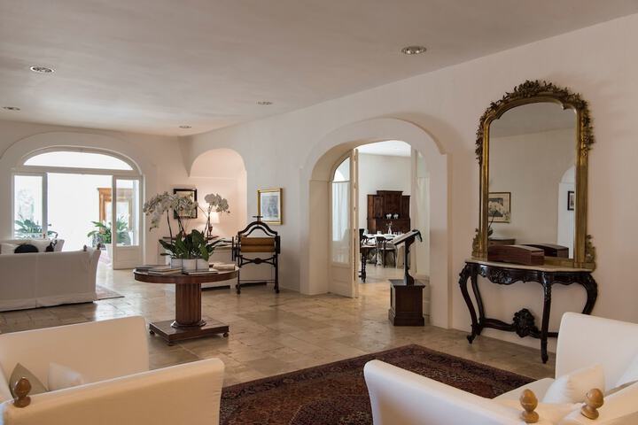 Hotel Interior 4 of 107