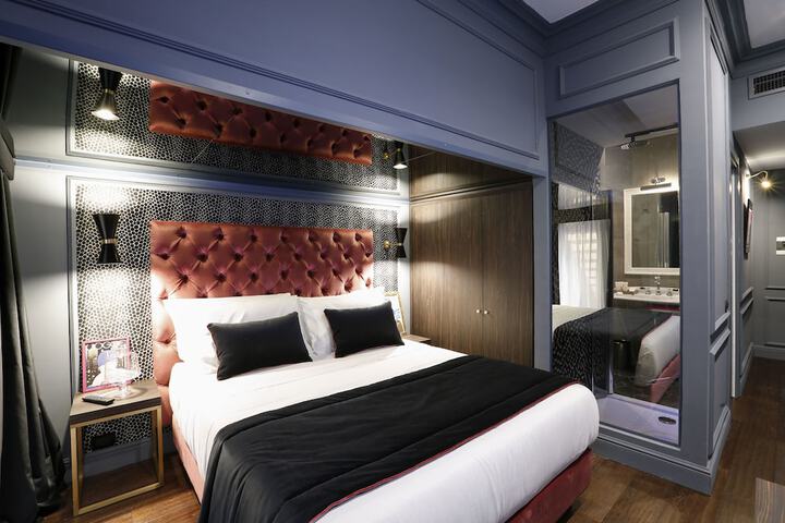 Room 10 of 80