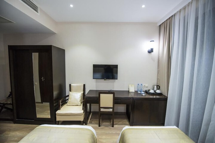 Room 25 of 54