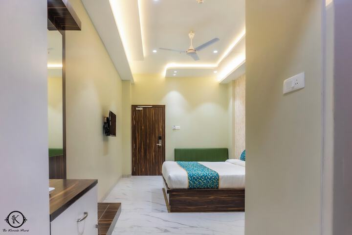 Room 4 of 20