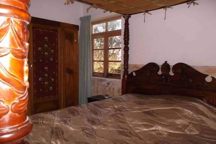 Room 18 of 109