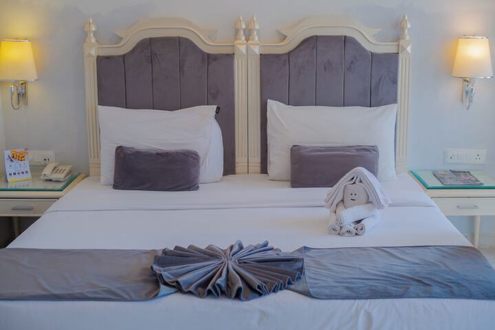 Room 32 of 76