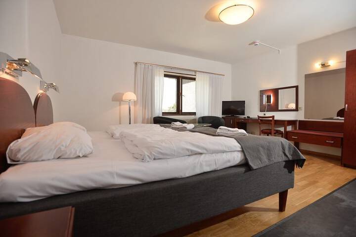 Room 17 of 140