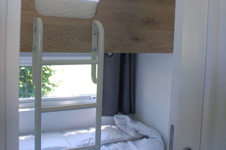 Room 2 of 44