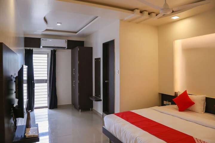 Room 5 of 13