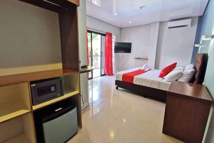 Room 13 of 25