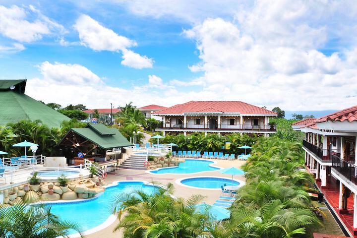 Pool Hotel