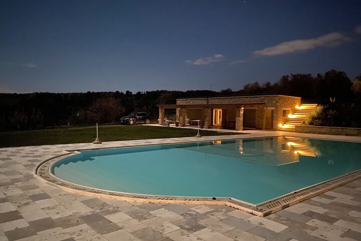 Pool 25 of 39
