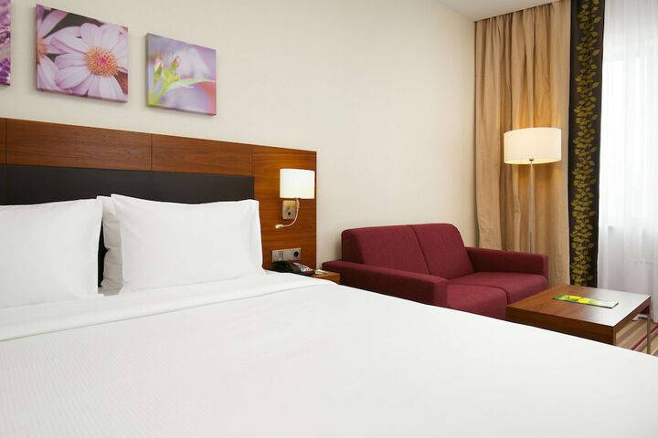 Room 32 of 92