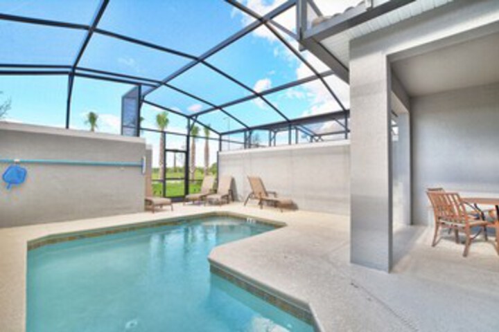 Storey Lake 4 Bedroom Townhome w Splashpool - 1603ST
