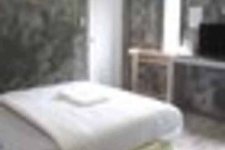 Room 35 of 132