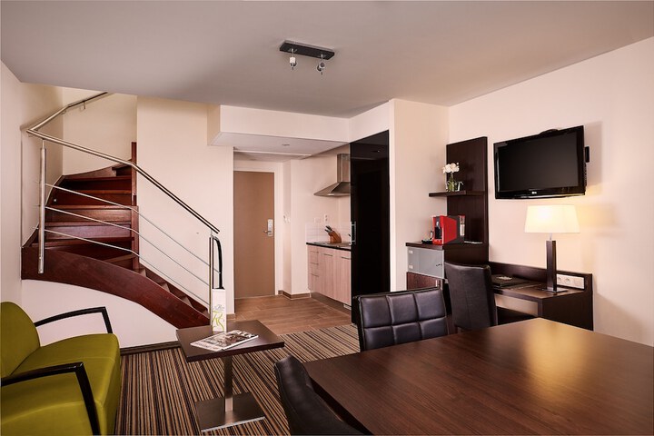 Room 4 of 70