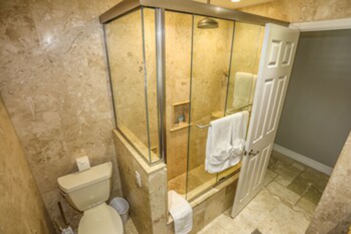 Room 15 of 53