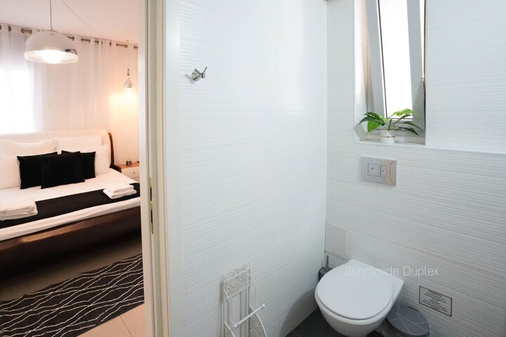 Room 27 of 315