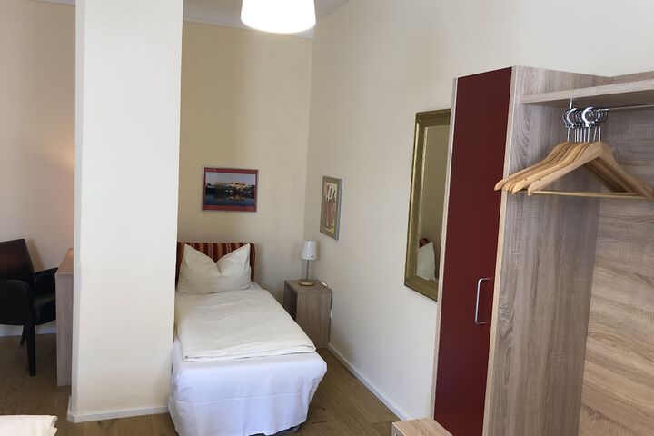 Room 3 of 36