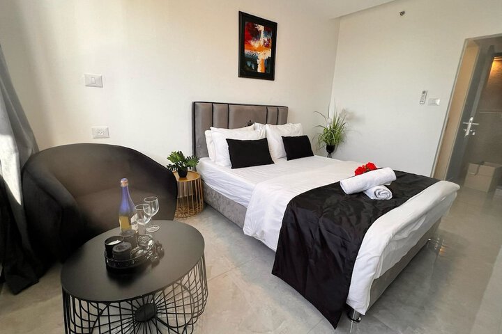 Room 13 of 22