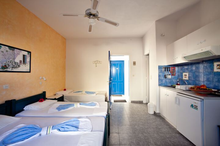 Room 2 of 63