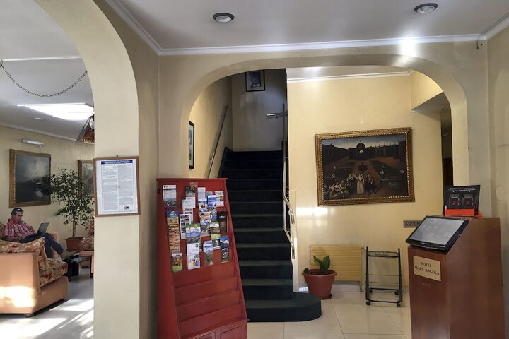 Entrance & Lobby